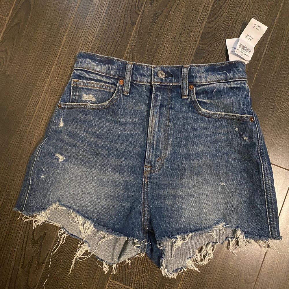 Abercrombie curve love high rise mom short